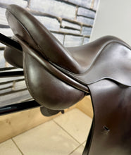 Load image into Gallery viewer, 17-17 1/2” Wide Excelle English GP Saddle - Brown