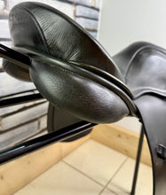 Load image into Gallery viewer, 17 1/2” XW Silhouette Cob WH/VSD/GP Saddle - Black