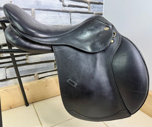 17 1/2” Wide Eric Thomas Close Contact Jump Saddle - Black
