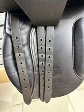 Load image into Gallery viewer, 16 1/2” Wide Kings Saddlery Show/WH Saddle - Brown