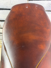 Load image into Gallery viewer, 17 1/2” B (Medium) Stubben Siegfried II Jump Saddle - Tan