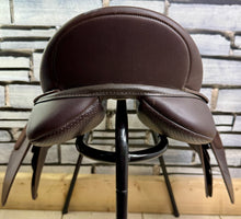 Load image into Gallery viewer, 17” MW/Changeable Gullet Wintec 500 VSD GP Saddle - Brown - Cair