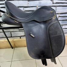 Load image into Gallery viewer, 16 1/2” XW/Changeable Gullet Wintec Wide Cob GP Saddle - Black - Flocked - 4 Strap