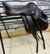 Load image into Gallery viewer, 17” Medium-MW Black Country Vinici MonoFlap Jump Saddle -Brown/Black- Jumping/XC