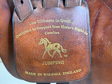Load image into Gallery viewer, 17 1/2” XW-XXW Frank Baines Balance Zenith Jump Saddle - Tan
