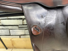 Load image into Gallery viewer, 17” MW Amerigo Vega Monoflap Jump Saddle - Brown