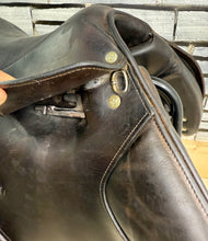 Load image into Gallery viewer, 17” MW Pariani Close Contact Jump Saddle - Brown