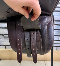 Load image into Gallery viewer, 14 1/2” Medium Farrington Small Pony GP Saddle - Brown