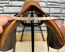 Load image into Gallery viewer, 17” Wide Butet Monoflap Cross Country Jump Saddle - Brown/Tan