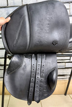 Load image into Gallery viewer, 16” MW Rich &amp; Sons Shoulder Relief Pony Jump Saddle - Black