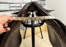 Load image into Gallery viewer, 17 1/2” MW Ideal Working Hunter Saddle - Brown