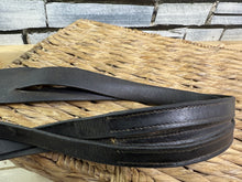 Load image into Gallery viewer, S/H 48” English Leather Balding Show Girth - Dark Brown