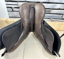 Load image into Gallery viewer, 17 1/2” MN Chris Gohl GP Saddle - Brown