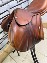 Load image into Gallery viewer, 17” Medium Butet Monoflap Cross Country Jump Saddle - Brown/Tan