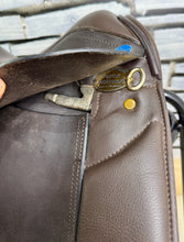 Load image into Gallery viewer, 17 1/2” MW Patrick Wilkinson VSD/WH Saddle - Brown