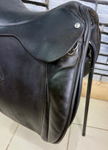 Load image into Gallery viewer, 18” MW Ryder WH/VSD Saddle - Brown