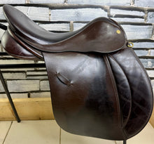 Load image into Gallery viewer, 17” Wide Farrington/Shires GP Saddle - Brown