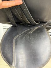 Load image into Gallery viewer, 17 1/2” XXW Thorowgood Griffin Cob GP Saddle - Black - Extra Wide - Flat Tree - 4 Straps