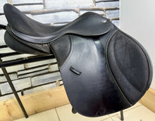Load image into Gallery viewer, 16 1/2” XW/Changeable Gullet Thorowgood Compact GP Saddle - Black