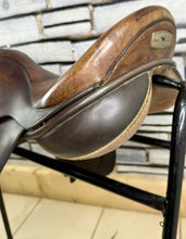 Load image into Gallery viewer, 17 1/2” Medium Black Country Wexford Jump Saddle - Brown