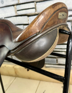 17 1/2” Medium Black Country Wexford Jump Saddle - Brown