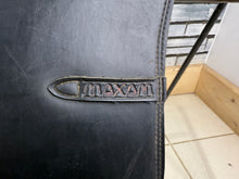 Load image into Gallery viewer, 16 1/2” Wide Thorowgood Maxam Cob GP Saddle - Black