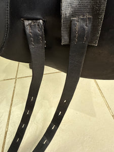 17” MW Harry Dabbs True Brit Dressage Saddle - Black