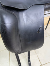 Load image into Gallery viewer, 17 1/2” MW Amerigo Classic Dressage Saddle - Black