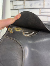 Load image into Gallery viewer, 17” 3XW/Changeable Gullet Wintec Wide Cob GP Saddle - Black