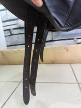 Load image into Gallery viewer, 17 1/2” Medium Silhouette MonoFlap Jump Saddle - Brown