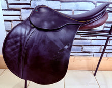 Load image into Gallery viewer, 17 1/2” B/29 (Medium) Stubben Siegfried II Jumping/XC Saddle - Brown