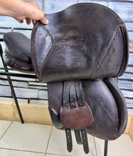 Load image into Gallery viewer, 17” MW Pariani Close Contact Jump Saddle - Brown