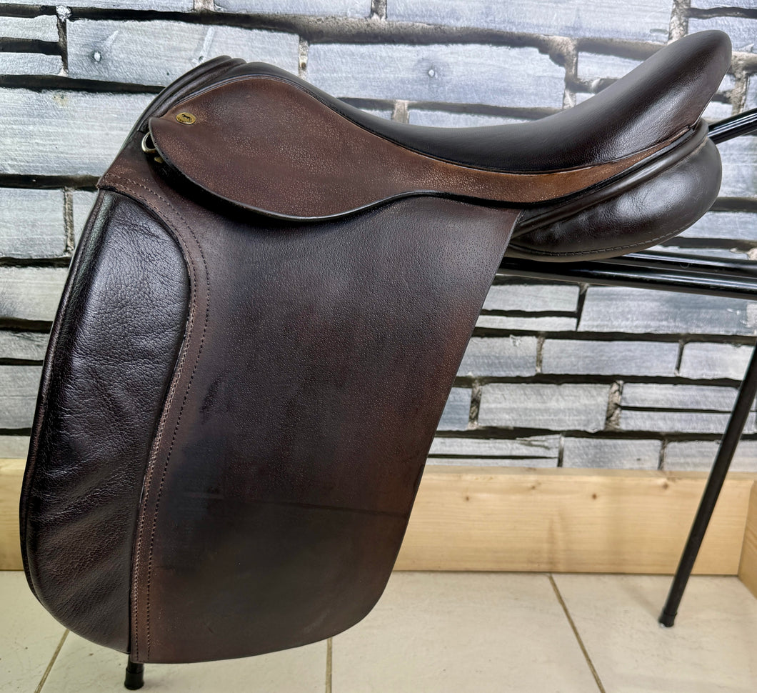 18” Wide Black Country Working Hunter Saddle - Brown