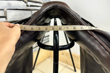 Load image into Gallery viewer, 18” Wide Quattro Jump Saddle - Brown