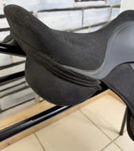 Load image into Gallery viewer, 16 1/2” Wide-XW Changeable Gullet Thorowgood Long Leg Pony GP Saddle -Black- Flocked