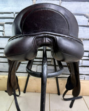 Load image into Gallery viewer, 17 1/2” Wide Albion SLK Ultima Dressage Saddle - Brown