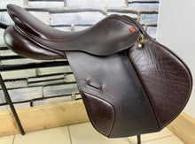 Load image into Gallery viewer, 17 1/2” Medium Albion K2 Jump Saddle - Brown