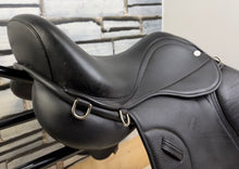 Load image into Gallery viewer, 17” on 16 1/2” Panels Wide Winners Circle GP/Jump Cob Saddle - Black