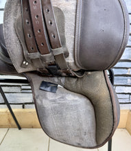 Load image into Gallery viewer, 14 1/2” Wide Changeable Gullet Wintec Pony GP Saddle -Brown- Flocked