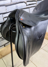 Load image into Gallery viewer, 18” MW Albion K2 GP Saddle - Black -Big Blocks- Mega Comfy