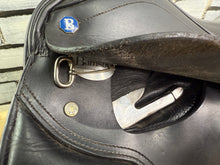 Load image into Gallery viewer, 17 1/2” Medium Barnsby Dressage Saddle - Black