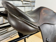 Load image into Gallery viewer, 16 1/2” XW PD Saddles/Spalding Jump Saddle - Brown