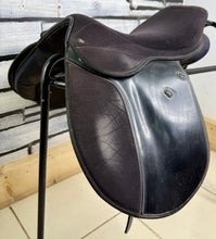 Load image into Gallery viewer, 16” XW Thorowgood Maxam Cob GP Saddle - Black