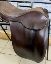 Load image into Gallery viewer, 16” XW Jeffries Close Contact Show/WH Saddle - Brown - Extra Wide