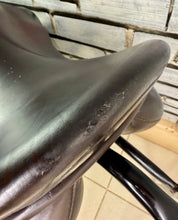Load image into Gallery viewer, 17 1/2” MW Farrington Burford Event Saddle - Brown Buffalo
