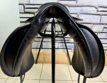 Load image into Gallery viewer, 17 1/2” MW-Wide Ideal Jessica Dressage Saddle - Black - Flocked