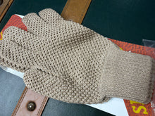 Load image into Gallery viewer, Chester Jeffries Sportac Knitted String Hunting Gloves - Fawn - Mens Medium