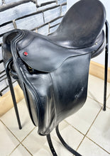 Load image into Gallery viewer, 17 1/2” MW HH Albion SLK Ultima Dressage Saddle - Black