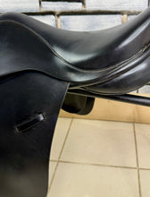 Load image into Gallery viewer, 17 1/2” Wide-XW Speciality Saddles/Ideal H&amp;C Cob GP Saddle - Black