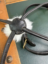 Load image into Gallery viewer, Dyon Mexican Grackle Noseband - Black/Brass - Cob Size - Sheepskin Pad